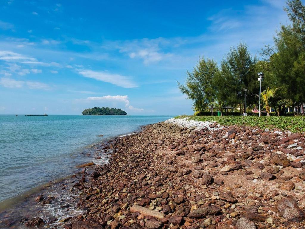 Sea Front Hotel Port Dickson Exterior photo